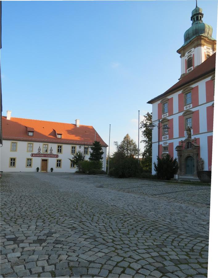 Hotel Kloster-Gasthof Speinshart เอเชนบาคอินแดร์โอเบอร์พฟัลซ์ ภายนอก รูปภาพ